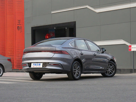 Nazionale VI BYD QIN PLUS 2021 EV DM-I 55KM 1.5L 81kW 4 porte 5 sedili berlina