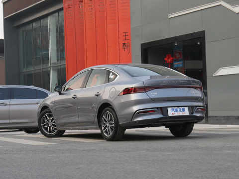 Nazionale VI BYD QIN PLUS 2021 EV DM-I 55KM 1.5L 81kW 4 porte 5 sedili berlina