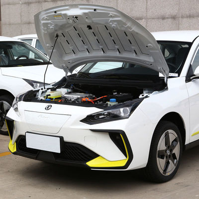 Dong Feng E70 Taxi elettrico cinese Per il viaggio online Hailing durata della batteria 400KM