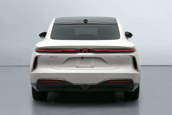 Feifan F7 Electric Car Lussureggiante Hatchback Sedan 666KM Range