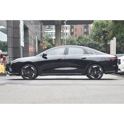 Hycan A06 Chinese Electric Taxi Auto elettrica di medie dimensioni con autonomia 550-630 km