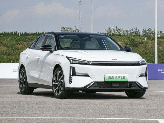 Geely Galaxy L6 Chinese Electric Sedan Plug In Hybrid Sedans 1370KM L2 Guida assistita