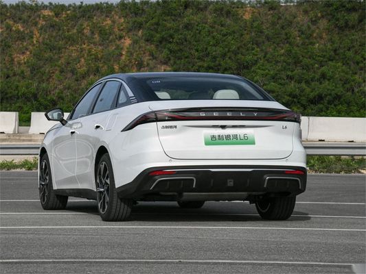 Geely Galaxy L6 Chinese Electric Sedan Plug In Hybrid Sedans 1370KM L2 Guida assistita