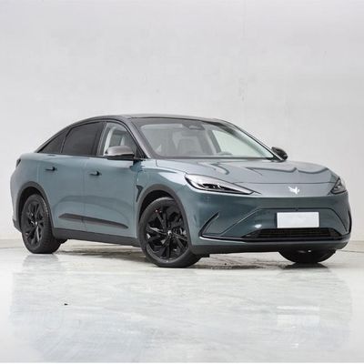 ARCFOX αS Chinese Electric Sedan guida autonoma con Huawei
