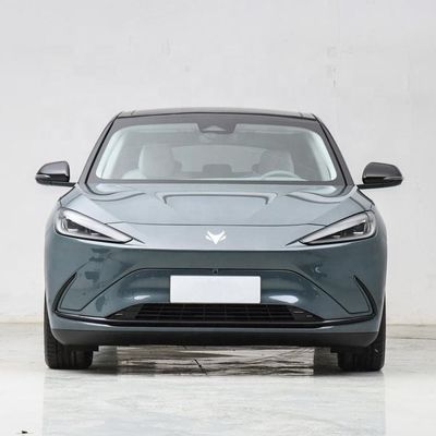 ARCFOX αS Chinese Electric Sedan guida autonoma con Huawei