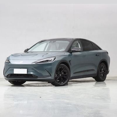 ARCFOX αS Chinese Electric Sedan guida autonoma con Huawei
