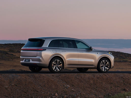 LI XIANG L8 Auto grande SUV PHEV di lusso 6 posti autonomia elettrica pura 1315 chilometri
