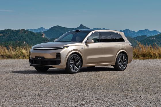 LI XIANG L8 Auto grande SUV PHEV di lusso 6 posti autonomia elettrica pura 1315 chilometri