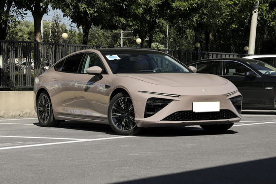 Neta S berlina a quattro ruote motrici PHEV con guida assistita livello L2