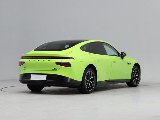Xpeng P7 Chinese EV Cars New Energy Sedan 4 porte 5 posti a guida