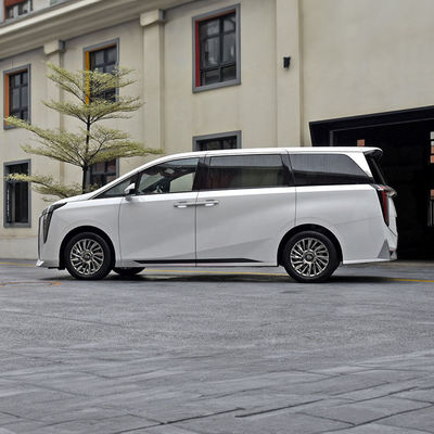 GAC M8 Chinese Fuel Powered Car 5 Door 7 Seater MPV Engine 2.0T
