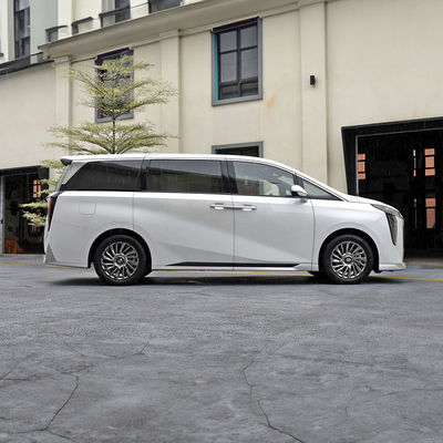 GAC M8 Chinese Fuel Powered Car 5 Door 7 Seater MPV Engine 2.0T