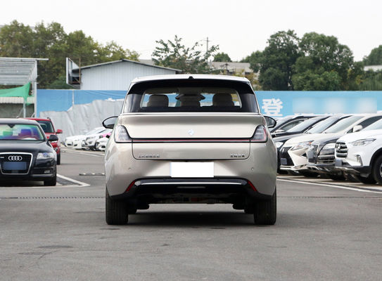 BaoJun Clouds Ev Un hatchback piccola berlina elettrica con un raggio di 360KM-460KM