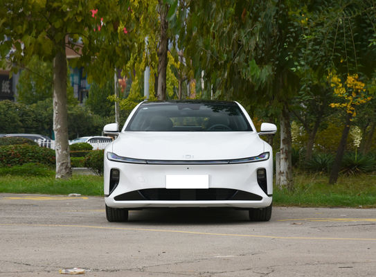 Chang'an A07 Sedan EV e Reev Due combinazioni durata della batteria 515 km (EV) e 1200 km (1.5T motore Reev)