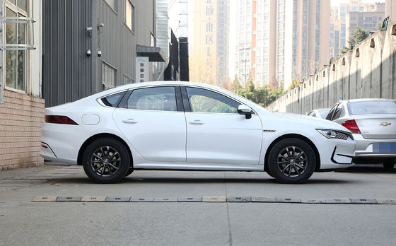 2024 BYD Qin Plus 55km/120km Honor Modello Cina D-MI Plug in Hybrid Car