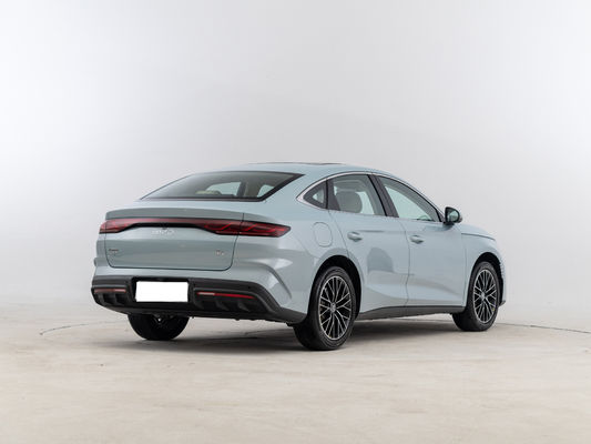 BYD Qin L, tecnologia D-mi 5.0, autonomia completa 2000KM+. Il PHEV con la massima autonomia in Cina.