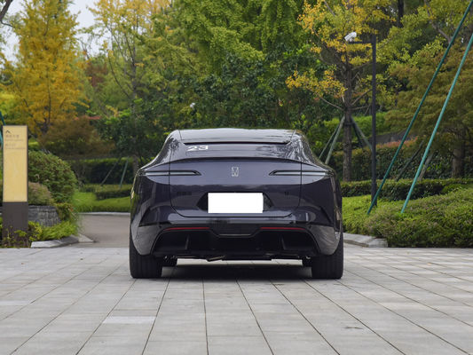 Il 2025 AVATR 12 è una berlina elettrica di fascia alta in Cina.