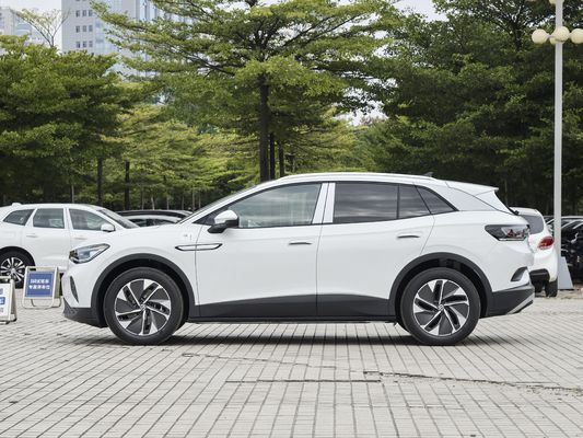 2024 Volkswagen ID.4 CROZZ, autonomia da 442 km a 600 km.