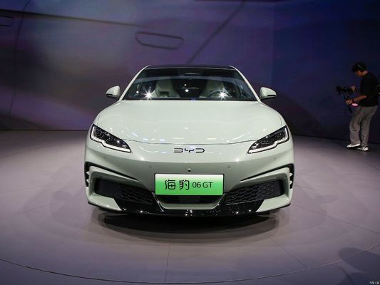 25 BYD Seal06GT, con autonomia 505KM-605KM, con trazione integrale e trazione integrale con due sistemi.