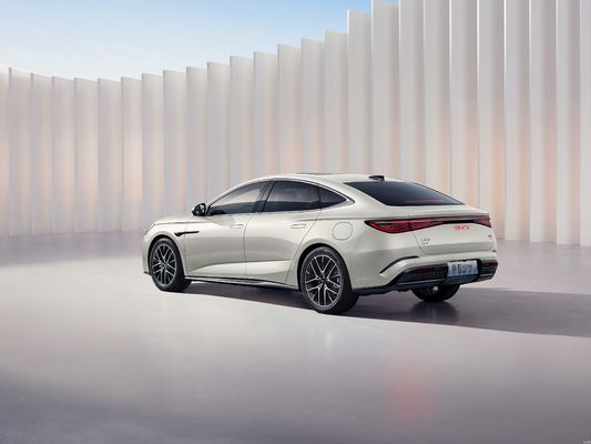 2025 BYD-SEAL 07 DM-i Intelligent Drive dotato di tecnologia BYD Dmi di 5a generazione. Ha un'autonomia combinata di oltre 2000KM. Miglior rapporto qualità-prezzo
