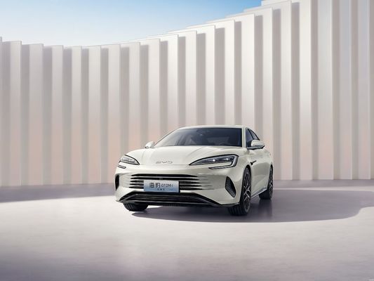 2025 BYD-SEAL 07 DM-i Intelligent Drive dotato di tecnologia BYD Dmi di 5a generazione. Ha un'autonomia combinata di oltre 2000KM. Miglior rapporto qualità-prezzo