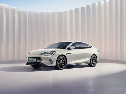 2025 BYD-SEAL 07 DM-i Intelligent Drive dotato di tecnologia BYD Dmi di 5a generazione. Ha un'autonomia combinata di oltre 2000KM. Miglior rapporto qualità-prezzo