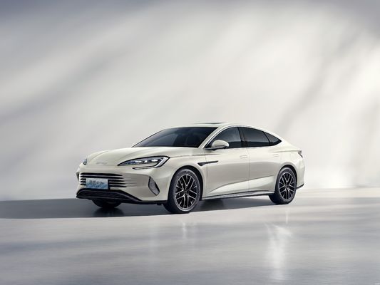 2025 BYD-SEAL 07 DM-i Intelligent Drive dotato di tecnologia BYD Dmi di 5a generazione. Ha un'autonomia combinata di oltre 2000KM. Miglior rapporto qualità-prezzo