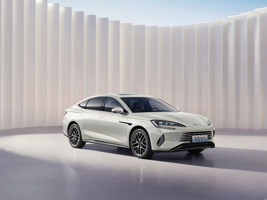 2025 BYD-SEAL 07 DM-i Intelligent Drive dotato di tecnologia BYD Dmi di 5a generazione. Ha un'autonomia combinata di oltre 2000KM. Miglior rapporto qualità-prezzo