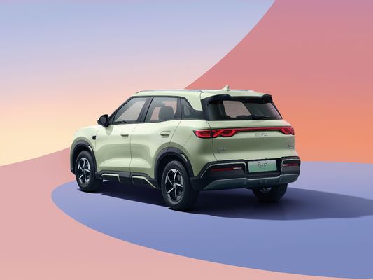 2025 BYD Yuan UP. ha nuove funzionalità di guida intelligente. gamma elettrica pura di 301KM-401KM. miglior rapporto qualità prezzo