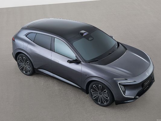 Changan Avatr 07 è un nuovo marchio di fascia alta creato congiuntamente da CATL, Huawei e Chang'an Automobile.rendendolo il driver intelligente più conveniente.