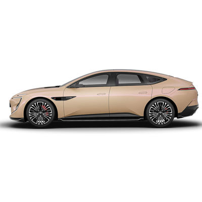 Berlina elettrica BYD con velocità massima di 193 km/h, 8 ore di ricarica e motore 1.5T