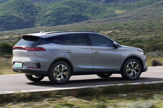 Intelligente sistema di assistenza alla guida equipaggiato SUV elettrico cinese 102kW Potenza del motore e 5.5L/100km Economia di carburante